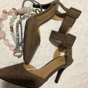 CATO euc heels size 7 ❤️ 3 for $20❤️